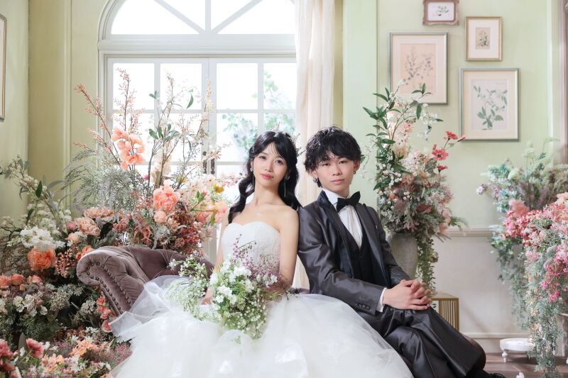 背中合わせで魅せるナチュラルショット