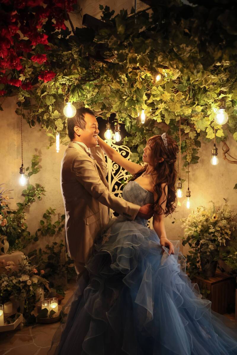 幻想的な光と緑に包まれた、ドラマチックな世界観