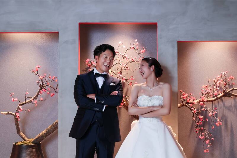 リラックスした笑顔で和やかに