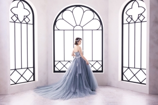 ニュアンスカラードレスとボブカットがお似合いの花嫁様♪