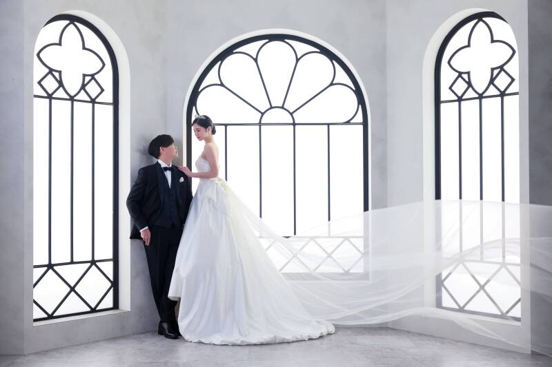 幻想的に舞うロングベールの美学