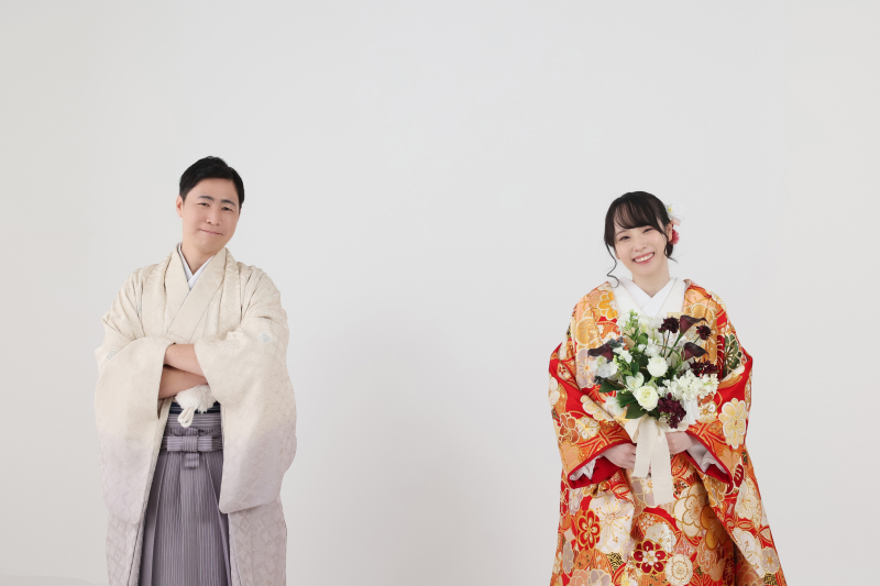 シンプルな背景でとびっきりの笑顔♪