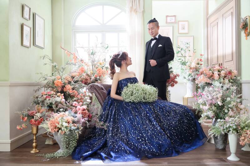 色彩豊かなフラワーセットで、映画のワンシーンを