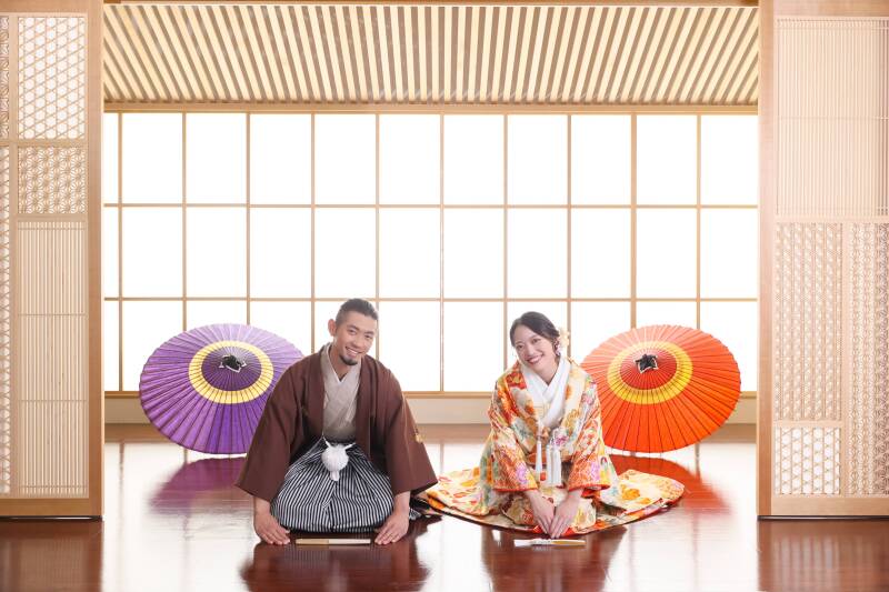 色打掛と紋付袴で綴る。和モダンな空間に映える至福の和装フォト