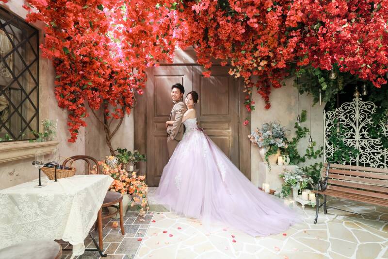 鮮やかな花々に囲まれる贅沢