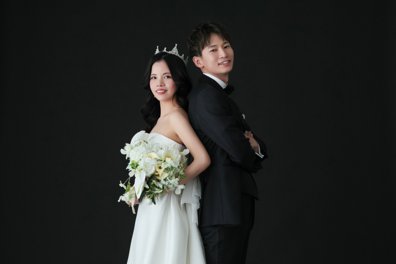 クールにシンプルおしゃれな装いで