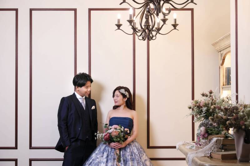 ドレスとブーケの美しい調和