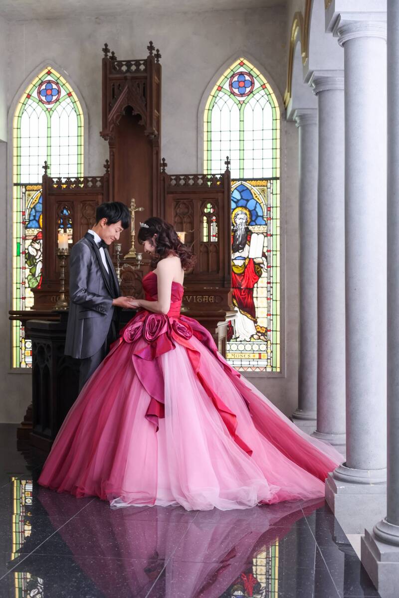 ステンドグラスに見守られて