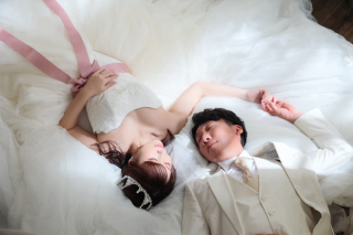 光に照らされておふたりだけの特別な時間を