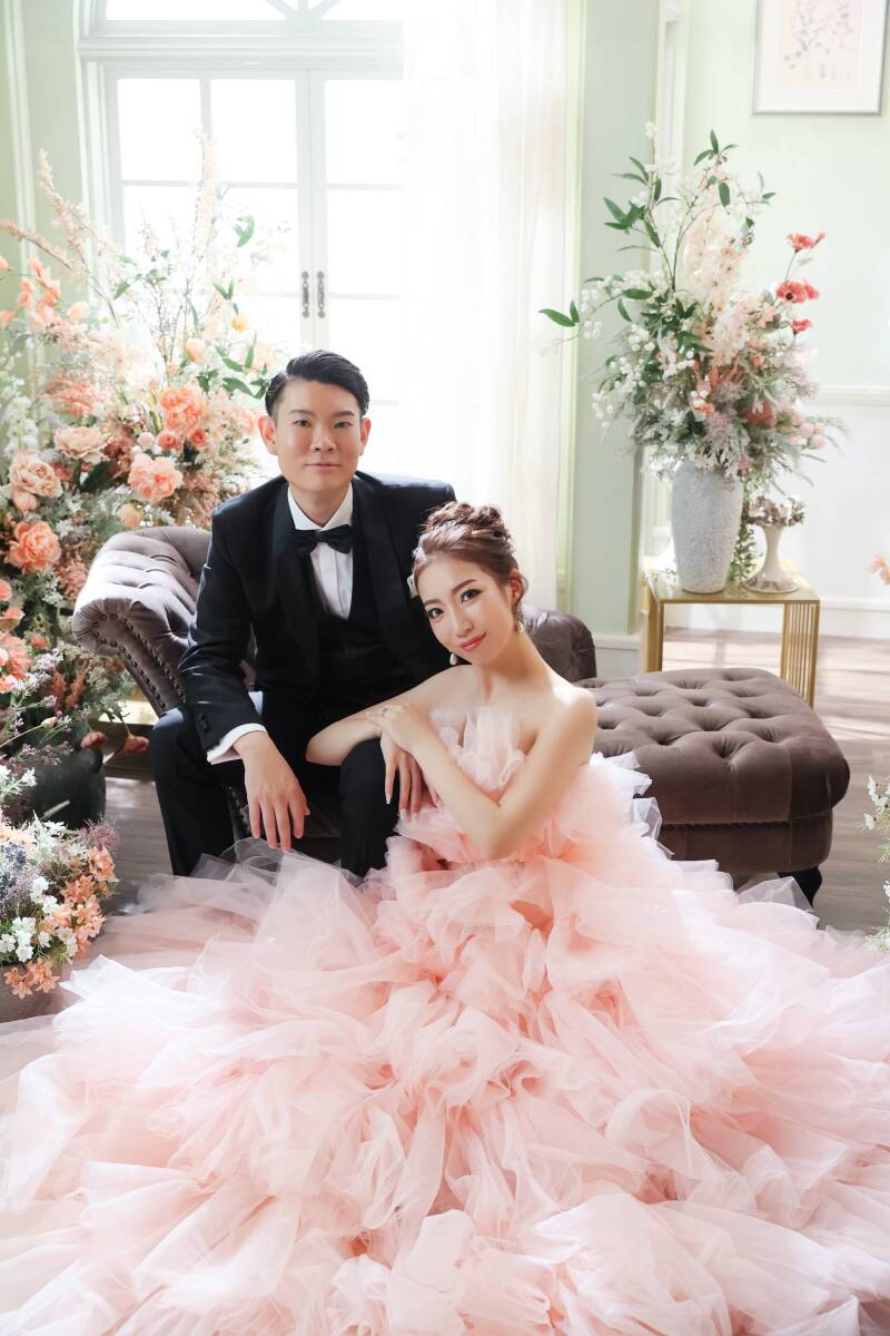 リラックスした表情で、特別な一枚を