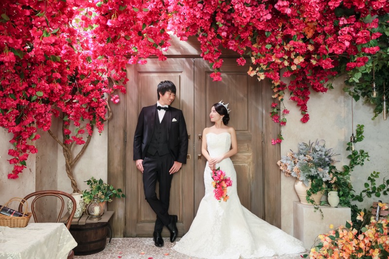 特別な扉の前で約束する、ふたりの未来