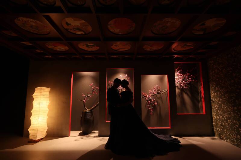 影が織りなす和モダンな芸術的シルエット