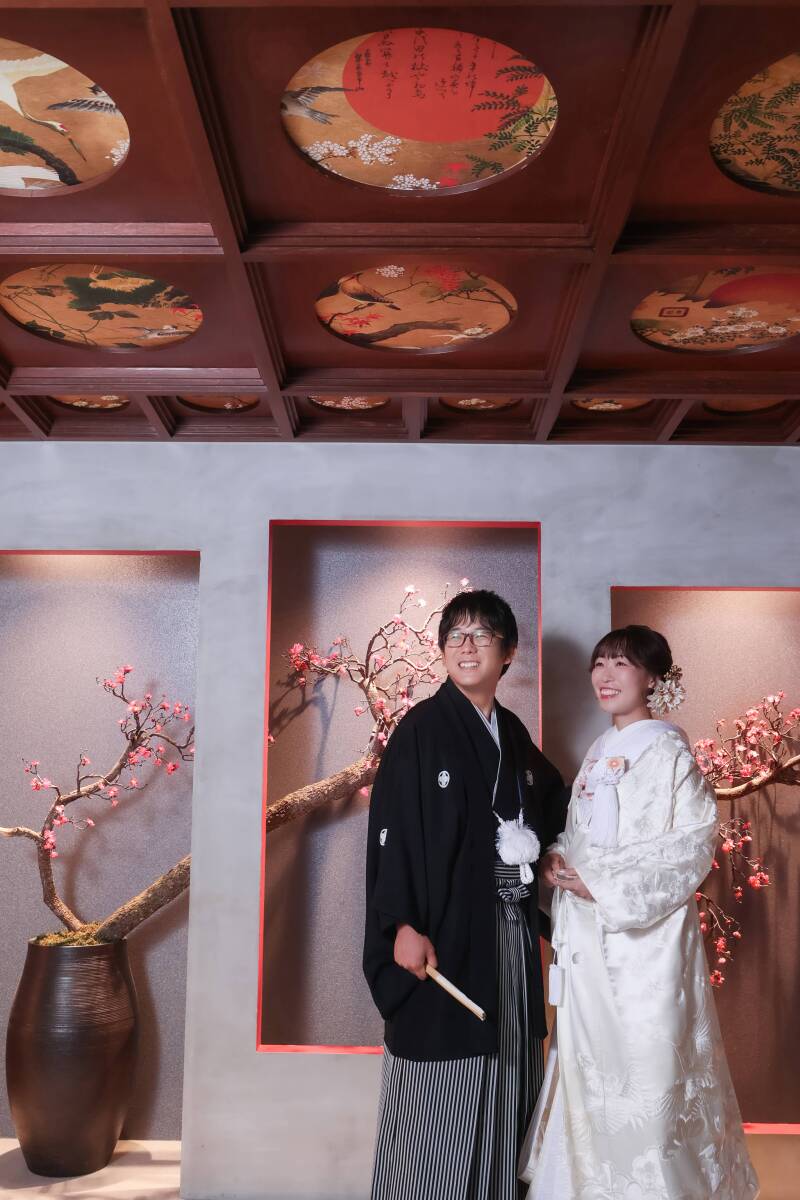 情緒溢れる背景に包まれて。