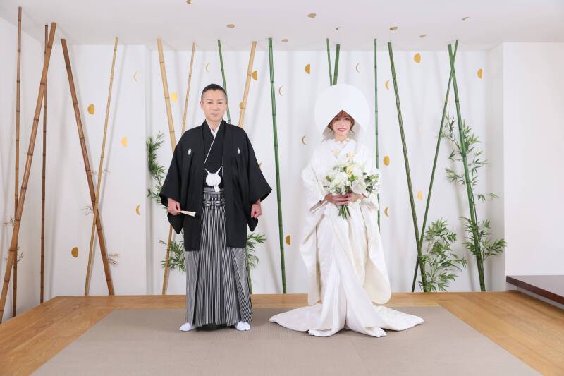 清涼感あふれる竹林で、正統派の婚礼写真を