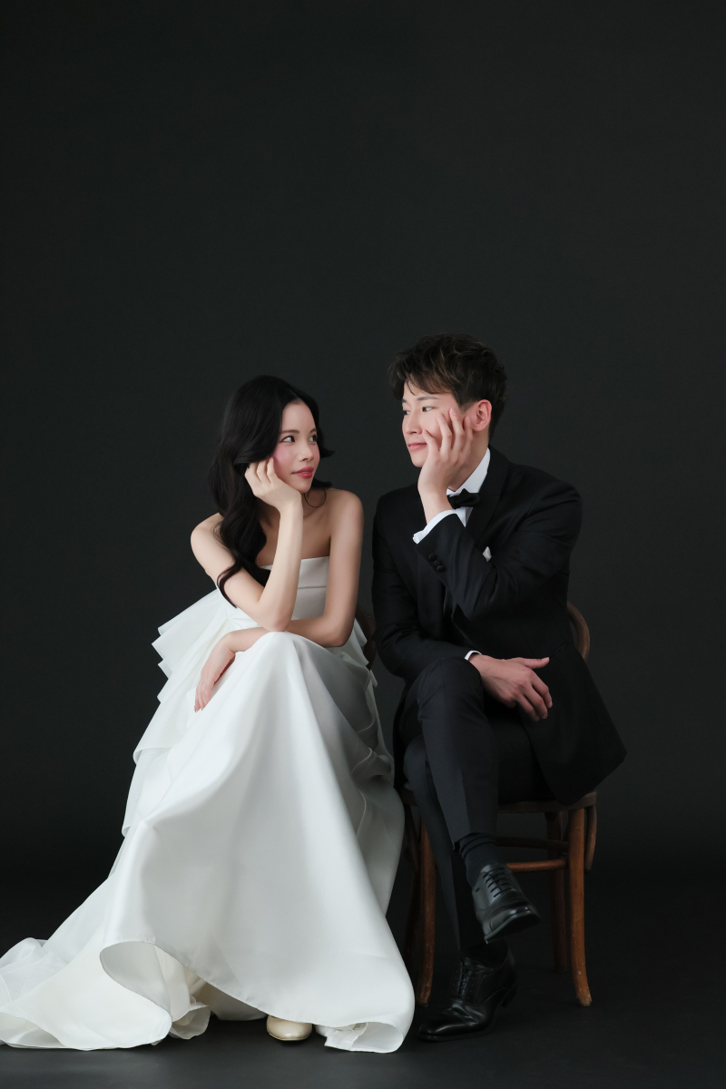 モダンに決めたおふたり