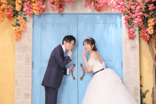 「しーっ！」ナイショのポーズでドキドキ感を♪