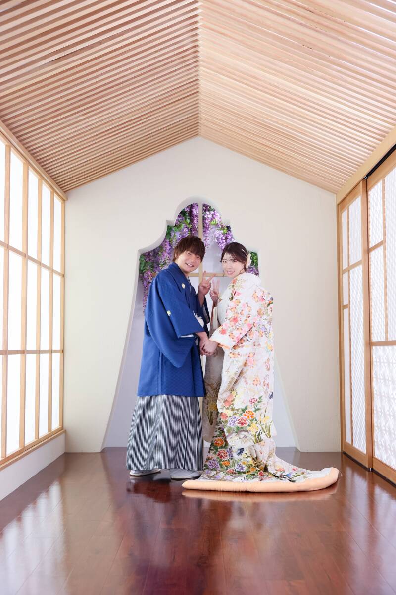 光差し込む、清らかな空間で