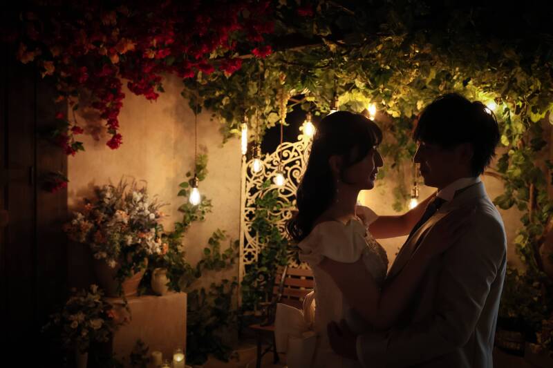 おふたりの自然な笑顔と楽しげな空気感