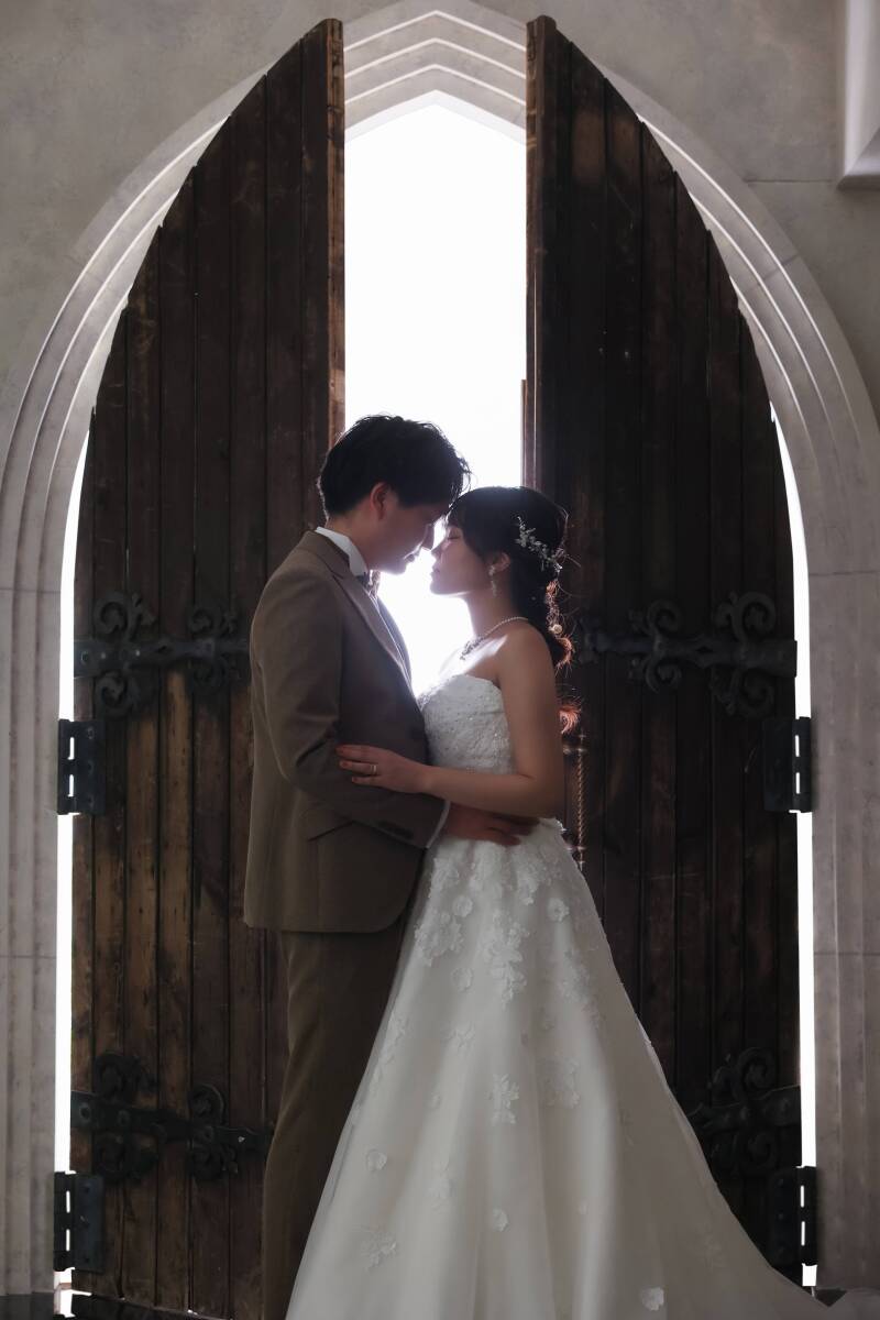 光のアーチに包まれて