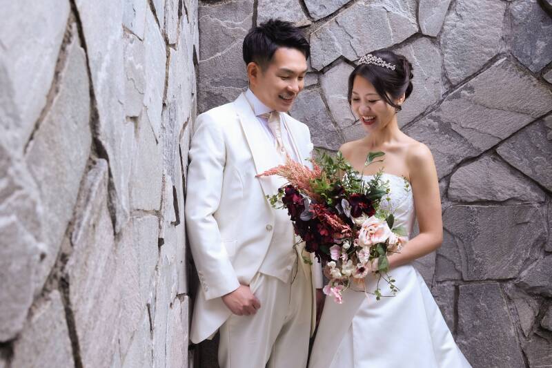 ラ・メゾン大阪堂島で叶える、光と空間が美しく響き合う洗練の洋装フォト