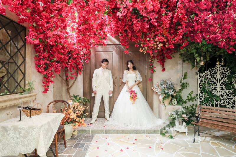 鮮やかなブーゲンビリアに包まれて