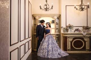 洗練されたスタジオで叶える、大人可愛いドレスフォト。