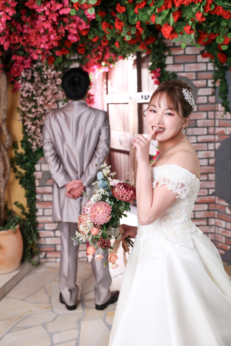 新郎様の後ろからこっそり