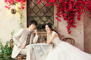 鮮やかなブーゲンビリアに囲まれて