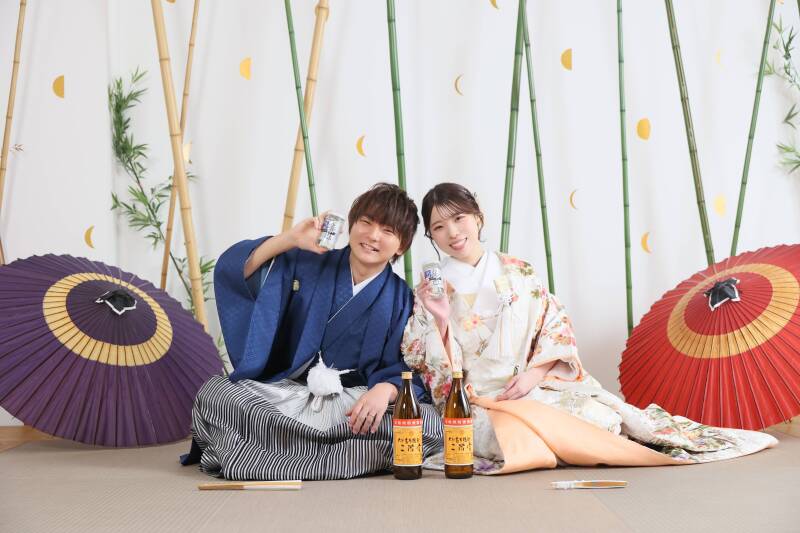 【笑顔あふれる和装フォト】スタジオならではの多彩な背景で残す、お二人らしい瞬間