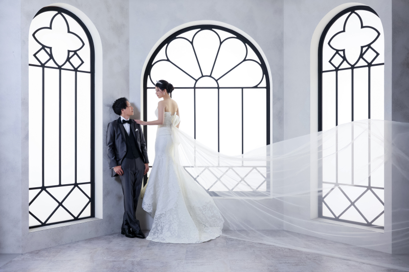 風がなびく邸宅で