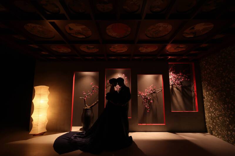 静寂の中に浮かび上がる、アートのようなシルエット