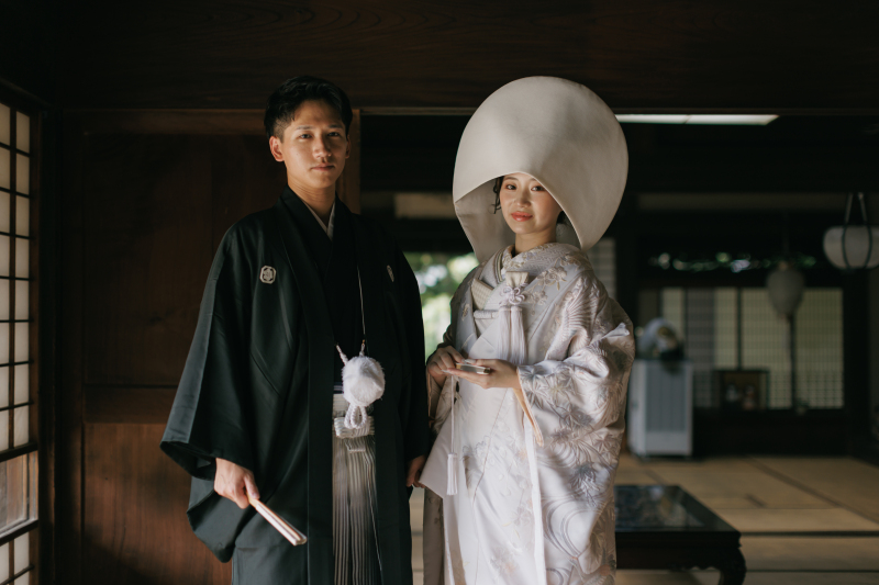 白無垢に綿帽子で格式高く