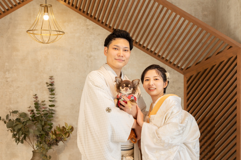 ウッド調の温かい背景で