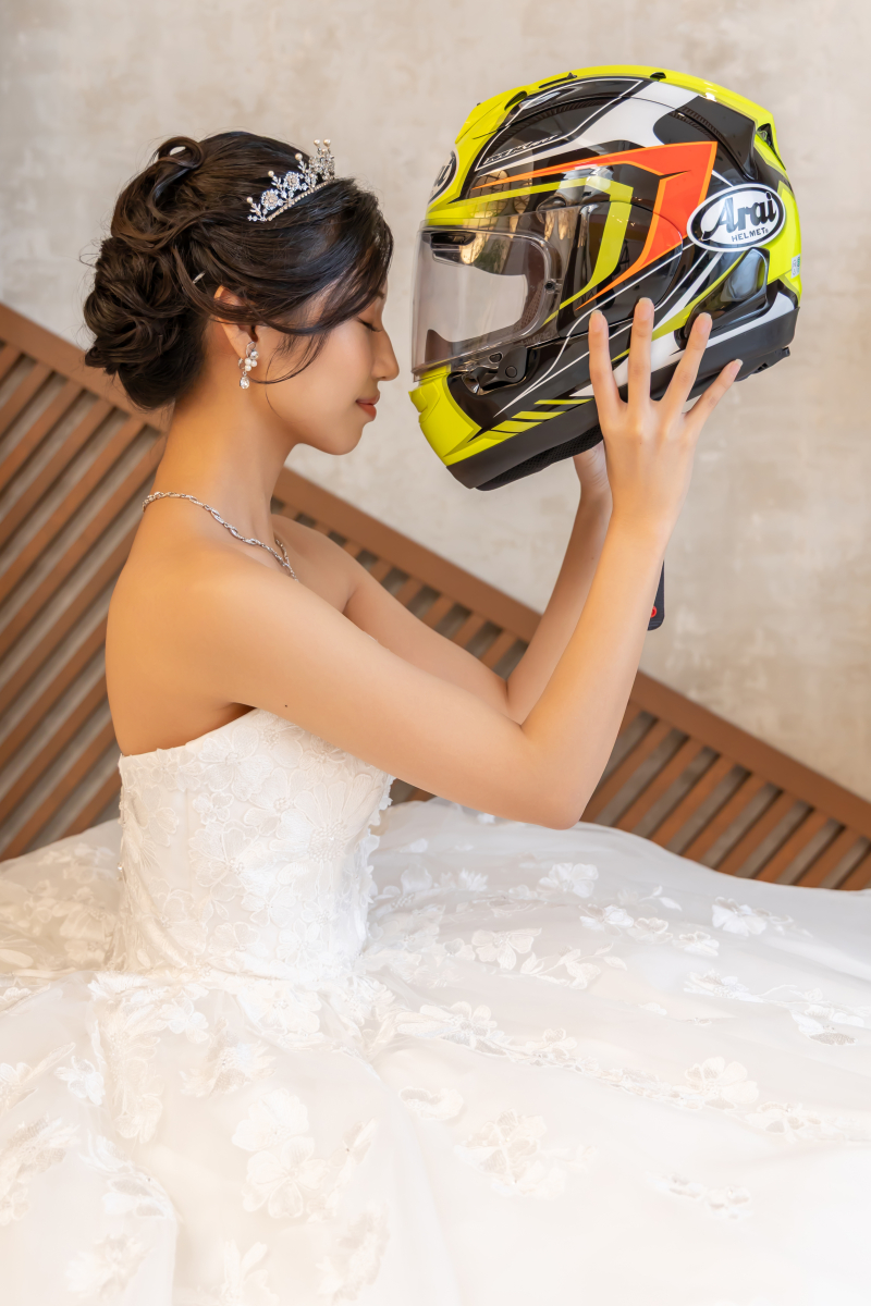 最後は上半身アップでお持ち込みのお小物と!