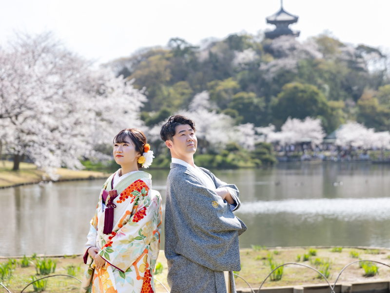 まずは三溪園らしい背景で1枚!