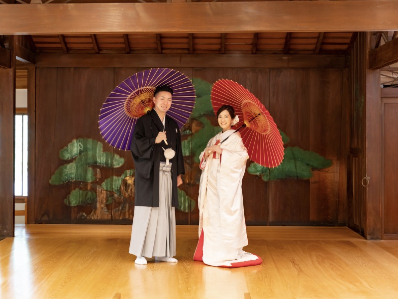 番傘を持った雰囲気写真