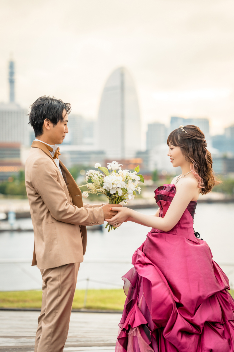 華やかなブーケと一緒に