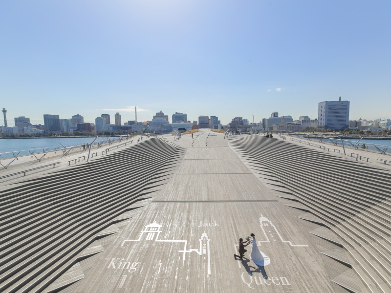 定番のキングとクイーンのモニュメント