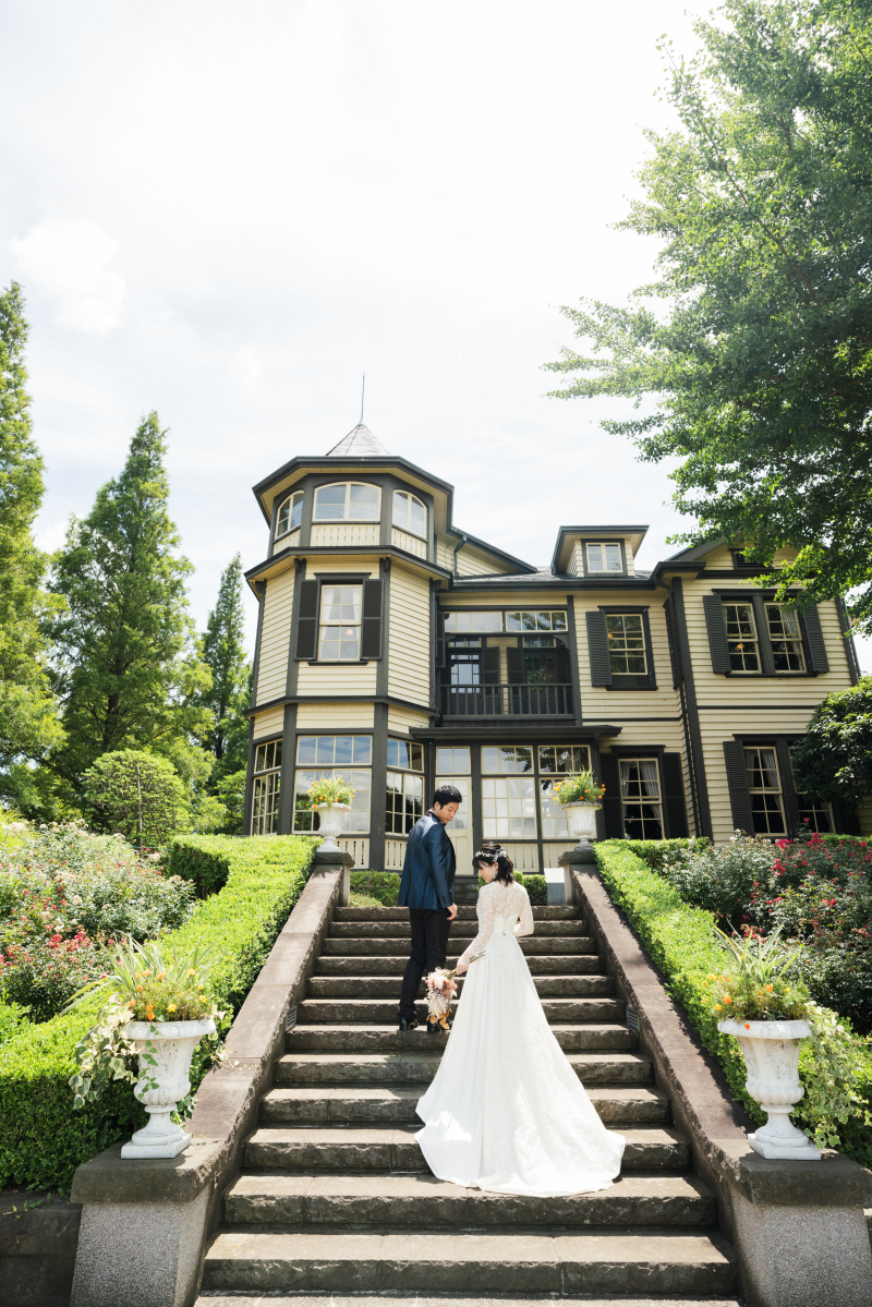 階段ではトレーンを流して