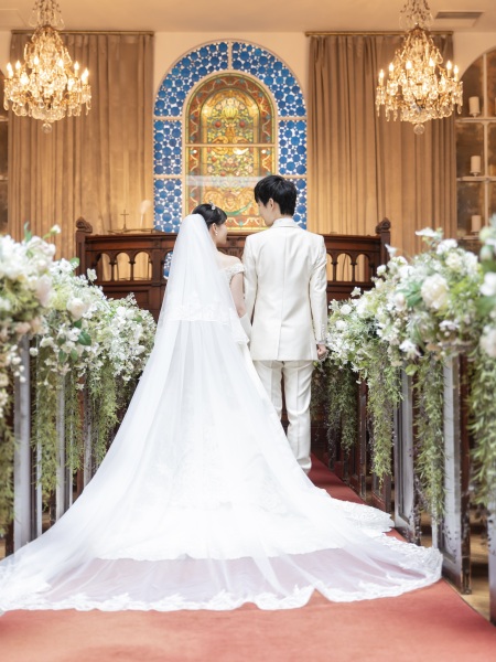 バージンロードで後ろ姿♪