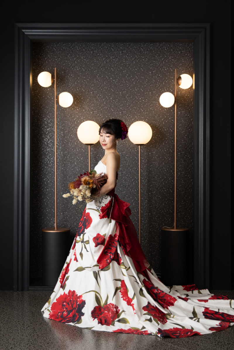 カラードレスに着替えて