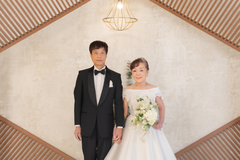 手を繋いで可愛らしく