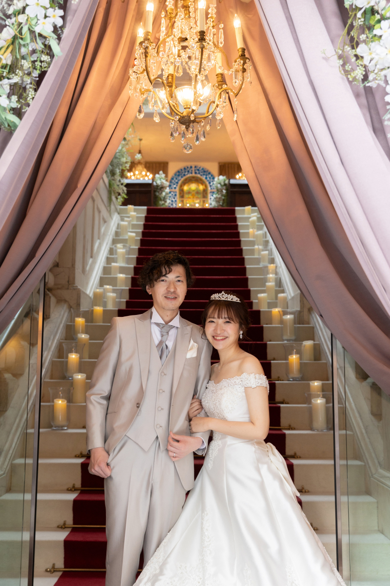 階段バックに！！