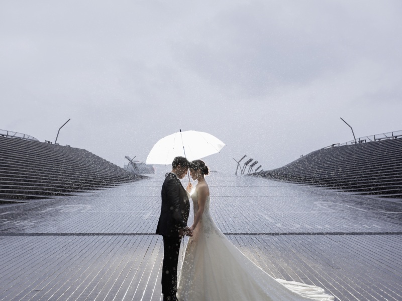 傘を使った雨の日フォト♪