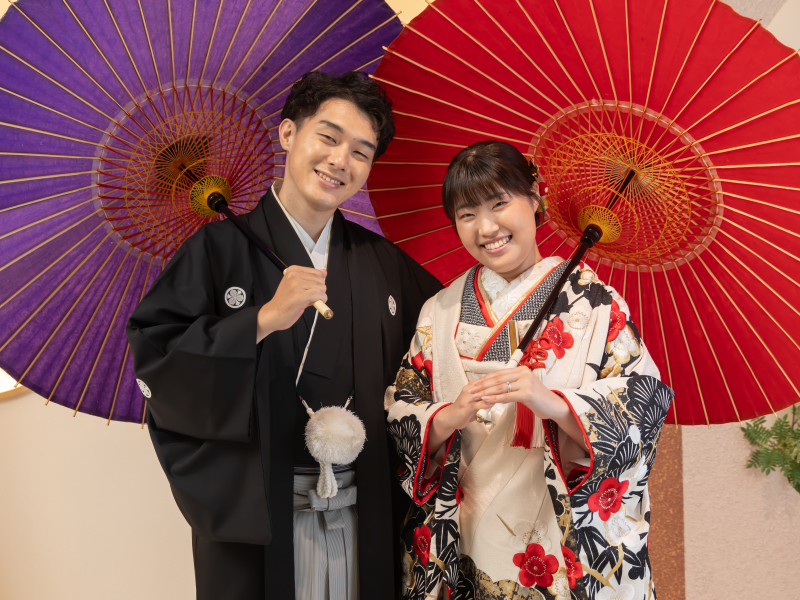 傘を持って寄り添って…♡