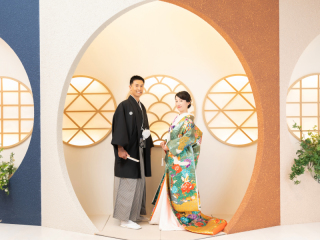 バリエーション豊富なスタジオ背景にあわせて素敵な一枚を