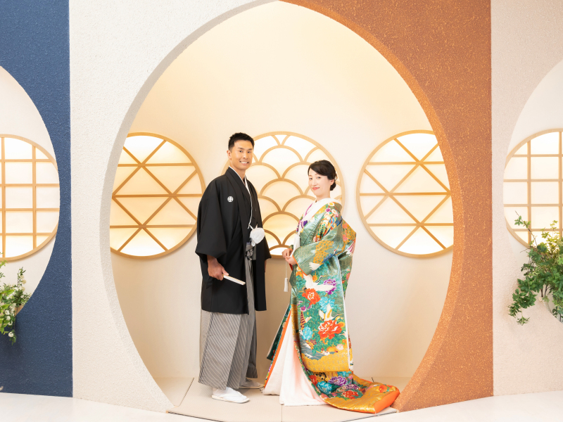 バリエーション豊富なスタジオ背景にあわせて素敵な一枚を