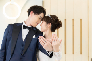 梅雨の時期でも可愛いスタジオ背景で撮影♡