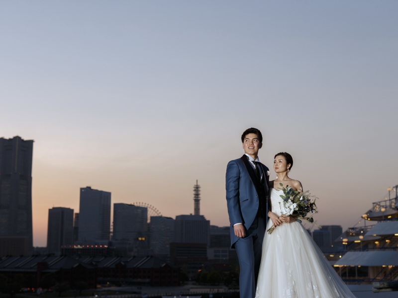 ２色の空をバックに