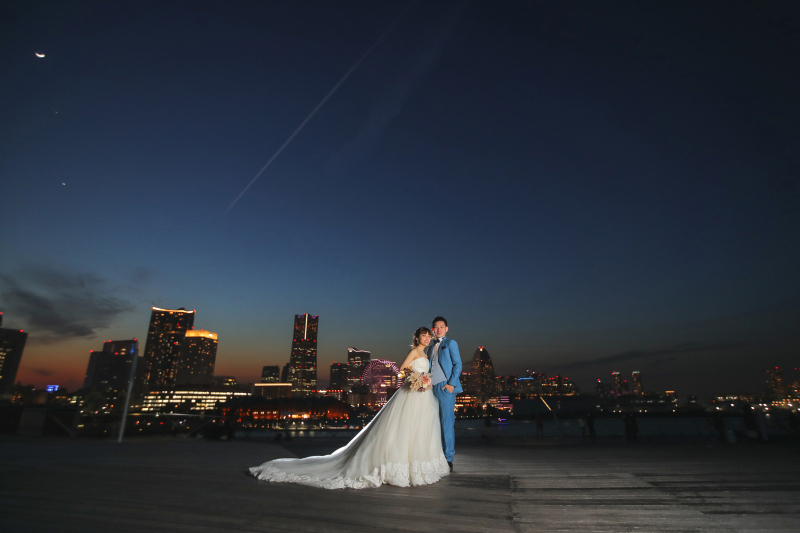 みなとみらいの夜景をバックに♡